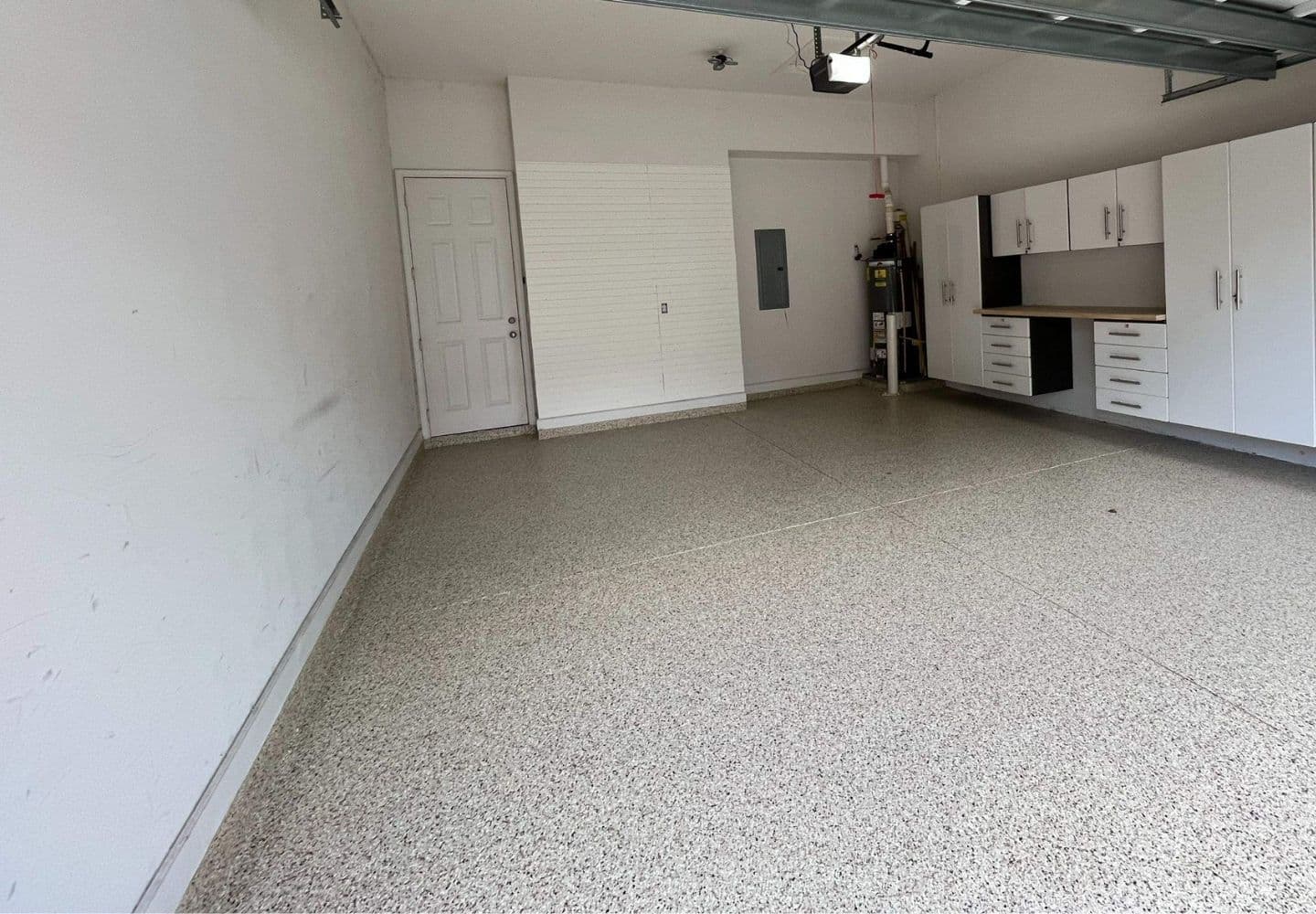 Epoxy Garage Floors vs. Polyaspartic: Which Lasts?